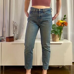 Levi's Wedgie Straight Fit in Light Wash